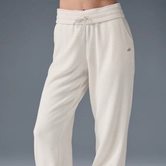 ALO Waffle Weekend Escape Jogger - Picture 1 of 4